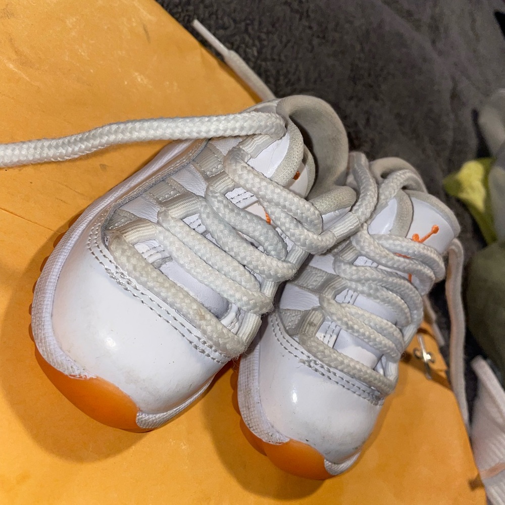 Jordan 11 “bright citrus”
